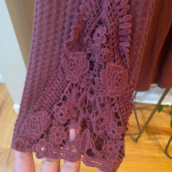 Long Sleeved Mini Dress with Lacy Wrist Detail - Picture 4 of 5